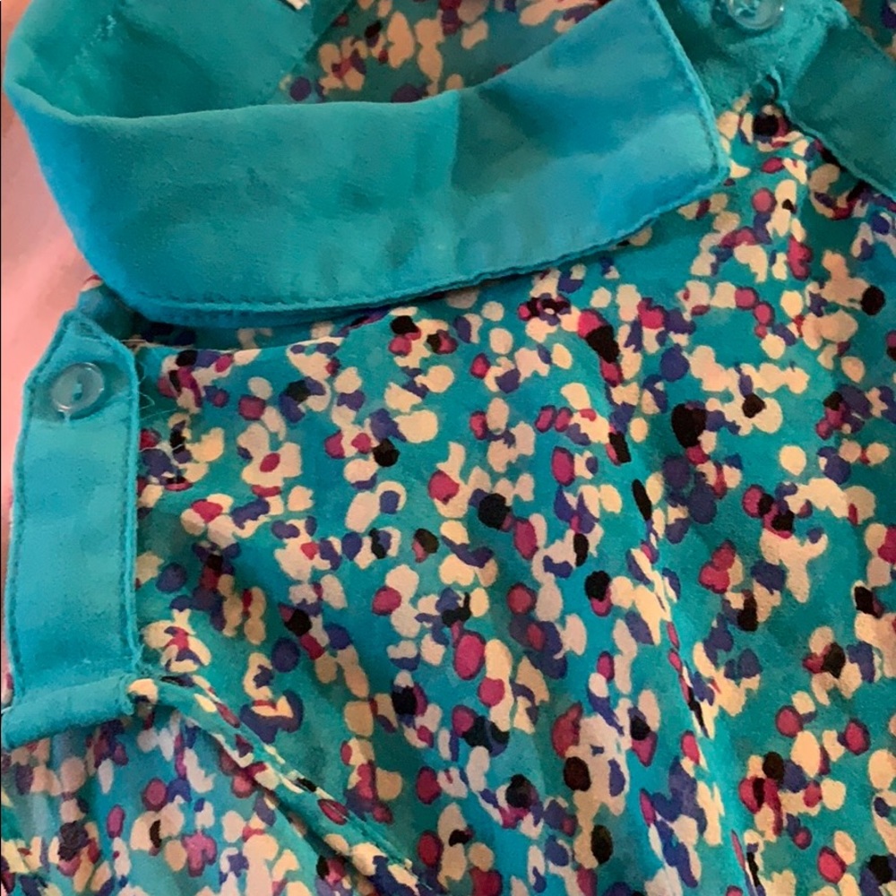 Flowy half button down Tank - Picture 3 of 4